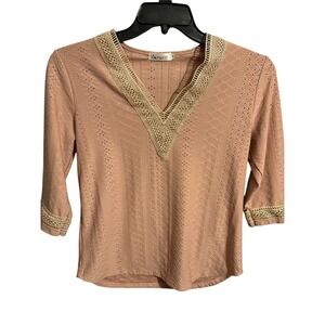 Boho Mauve Eyelet Lace V-Neck Blouse  Romantic Cottagecore 3/4 Sleeve Top Medium